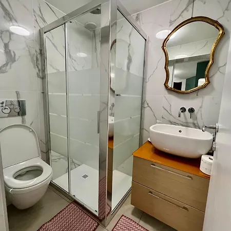 Cozy Flat Near The *