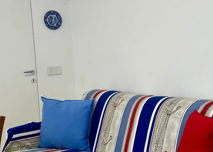 Cozy Flat Near The