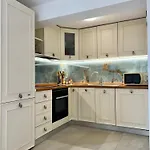 Cozy Flat Near The