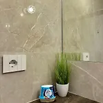 Cozy Flat Near The Апартаменты Дзоальи
